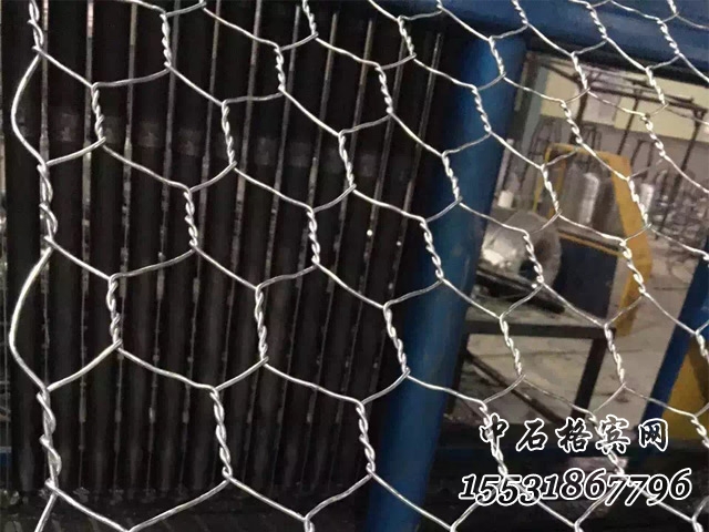 雙絞五擰熱鍍鋅賓格網(wǎng)石籠.jpg 雙絞五擰熱鍍鋅賓格網(wǎng)石籠.jpg